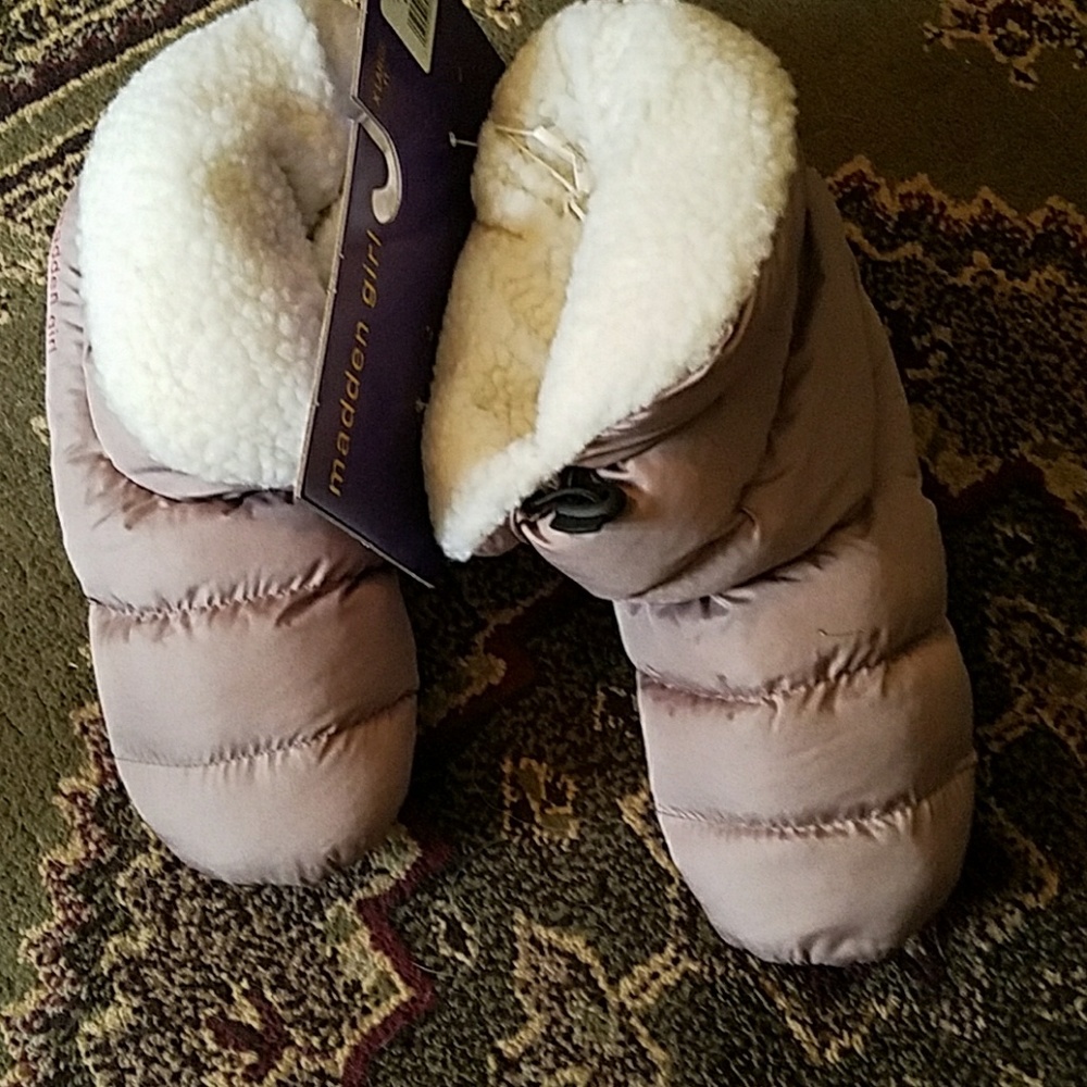 Cute warm slippers